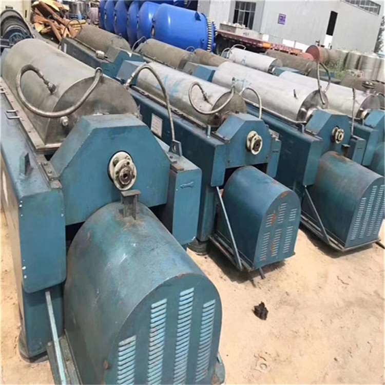 Kuhamisha mikono ya pili Alfa Laval 450 centrifuges tatu