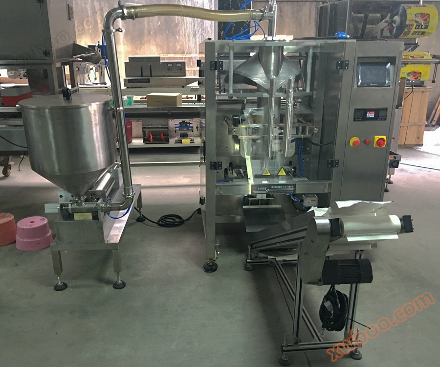 Упаковочная машина для жидкостей большой вместимости